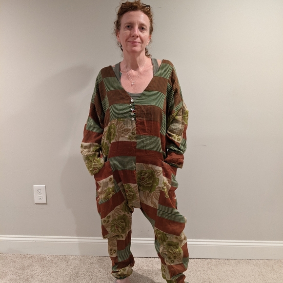 So boho🌼🌼 Kantha reversible romper with pockets. - Picture 10 of 12